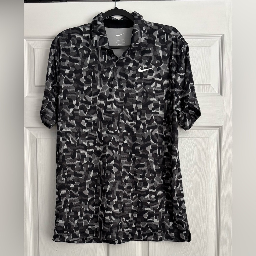 Nike Tour Men’s Dr-FIT Gray and Black Confetti Print Golf Polo, Size M